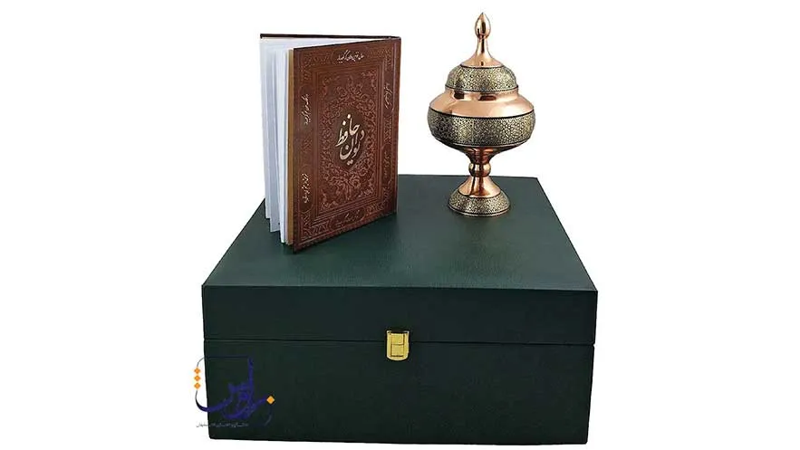 به فرهنگ و هنر بومی و سنت ها توجه کنید