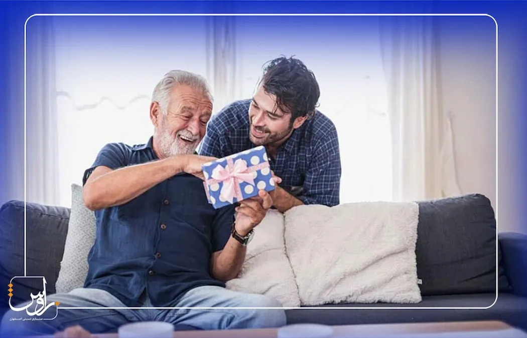 بهترین هدیه سالگرد ازدواج پدر و مادر