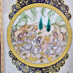 نمای طرح داخلی تخته نرد و صفحه شطرنج لبگرد خاتم نقاشی بزم آب مرکب سایز 50