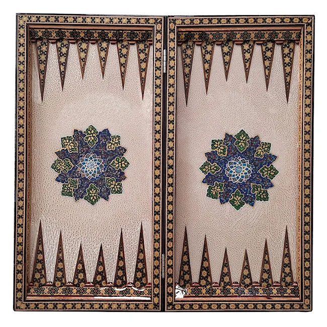 نمای داخلی تخته نرد و صفحه شطرنج لبگرد خاتم 